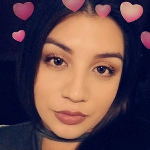 Meet your Posher, Faviola